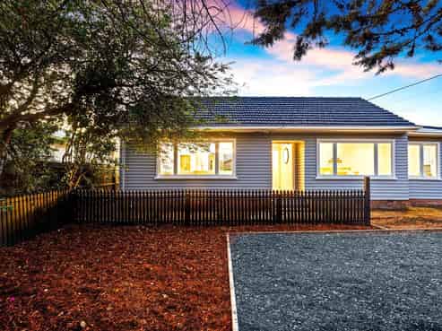 403 West Coast Road, Glen Eden