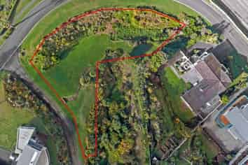 Lot 2, Sirrah Street, Okitu