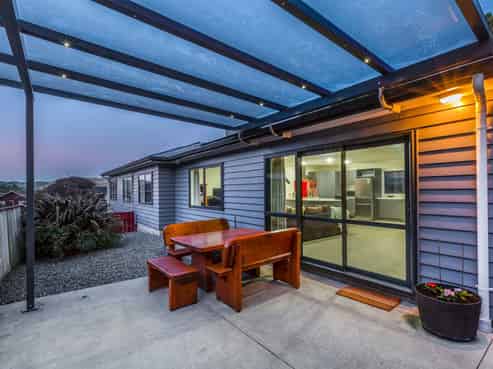 62 Peterhouse Street, Tawa