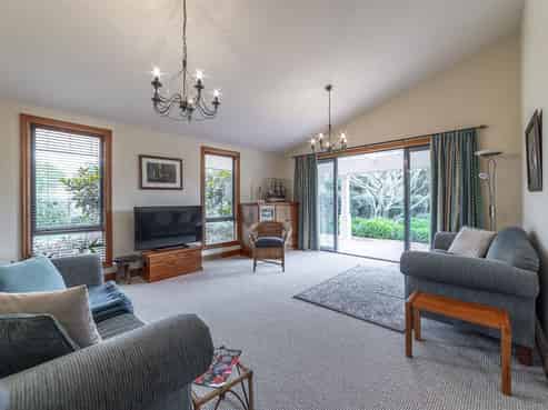 203 Athlone Drive, Cambridge