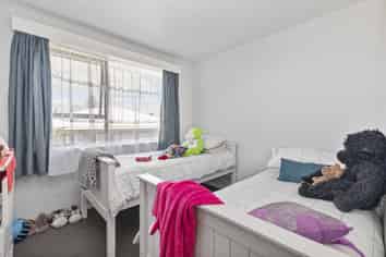 17 Thompson Terrace, Manurewa