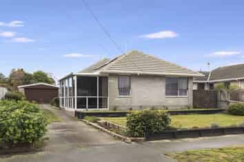 22 Greenhaven Drive, Burwood