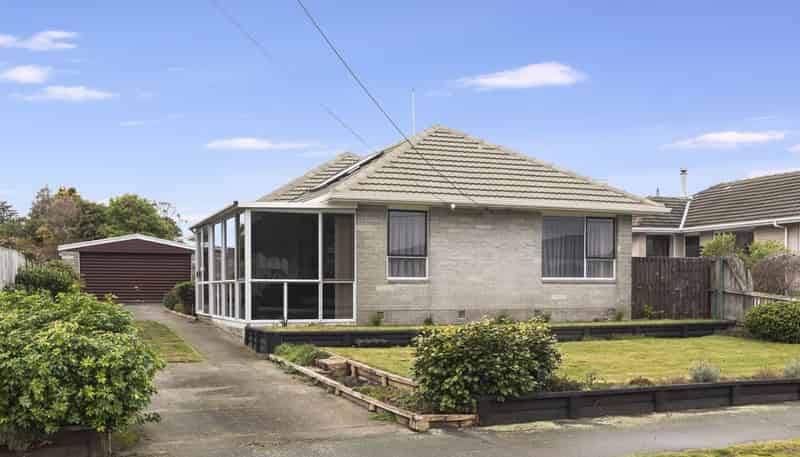 22 Greenhaven Drive, Burwood