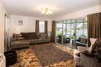 22 Greenhaven Drive, Burwood