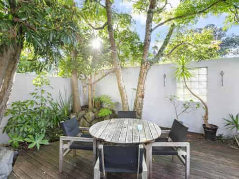 2/236 Beach Road, Campbells Bay