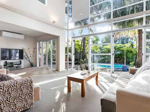 2/236 Beach Road, Campbells Bay