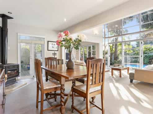 2/236 Beach Road, Campbells Bay