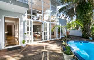 2/236 Beach Road, Campbells Bay