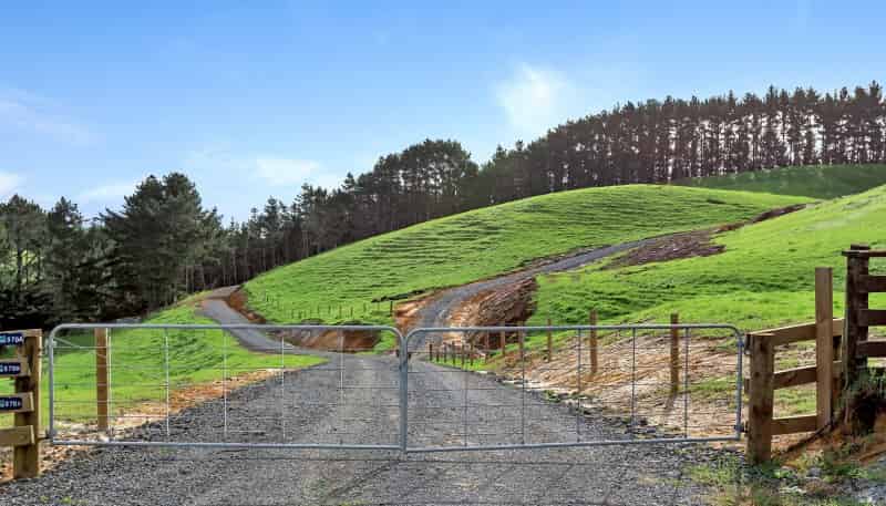 570C Notorious West Road, 