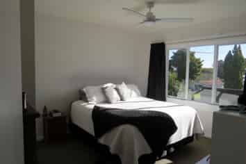 8 Warangi Street, Strandon