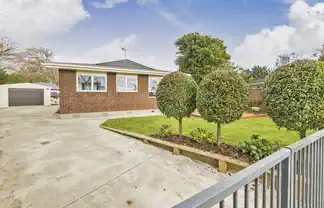 5 Humphries Place, Awapuni