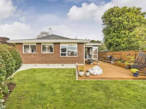 5 Humphries Place, Awapuni