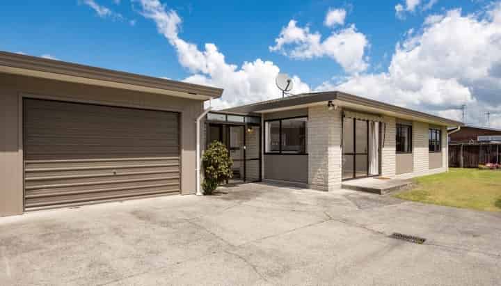 64A Fourteenth Ave, Avenues