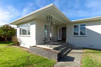 8 Coverdale Street, Onekawa