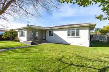 8 Coverdale Street, Onekawa