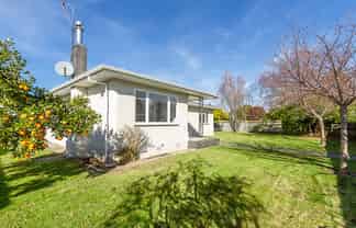 8 Coverdale Street, Onekawa