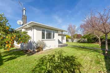 8 Coverdale Street, Onekawa