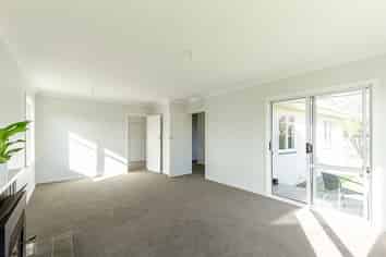 8 Coverdale Street, Onekawa