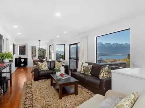 12 Greenstone Place, Queenstown Central