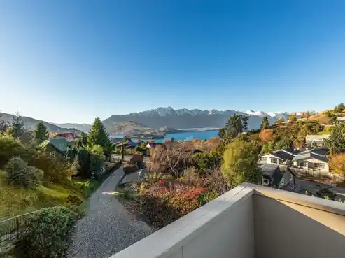 12 Greenstone Place, Queenstown Central