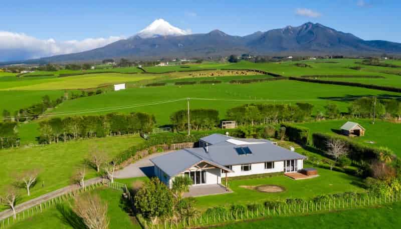 682 Hurford Road, New Plymouth Area Surrounds