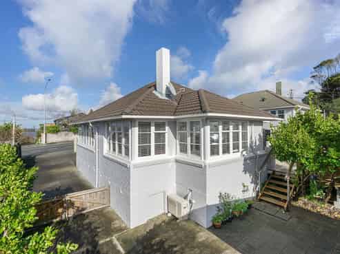 83 Onewa Road, Northcote