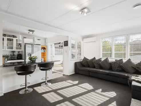 83 Onewa Road, Northcote