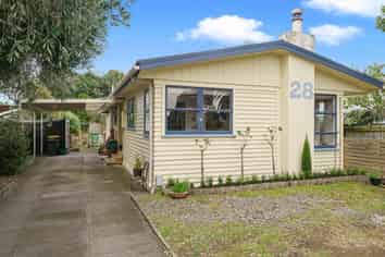 28 Chums Road, Paraparaumu Beach