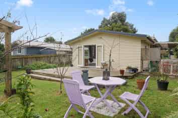 28 Chums Road, Paraparaumu Beach