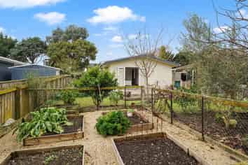 28 Chums Road, Paraparaumu Beach