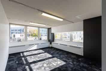 Large Refurbished Office FOR LEASE!