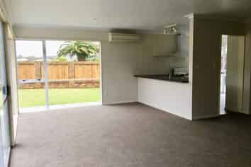 Room 1/6 Mermaid Place, Southshore