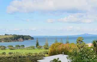 19 Kotanui Ave, Army Bay