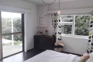 19 Kotanui Ave, Army Bay