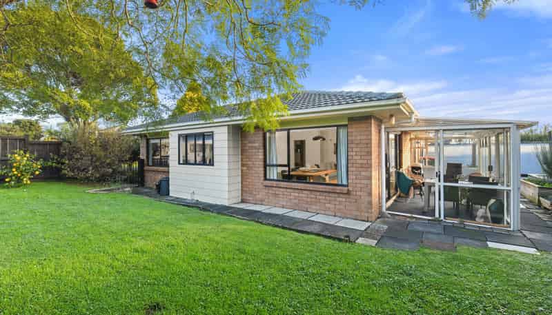 2/3 Skilling Place, Farm Cove