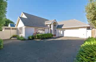 2/132 Millhouse Drive, Northpark