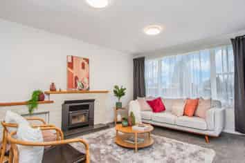 77 Sunset Road, Mangakakahi