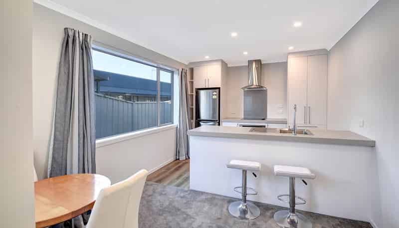 6 Maranatha Mews (Off Bruce Street), 