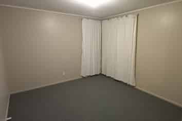 12 Wood Avenue, Mangere East