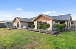 2 Hagart-Alexander Drive, 