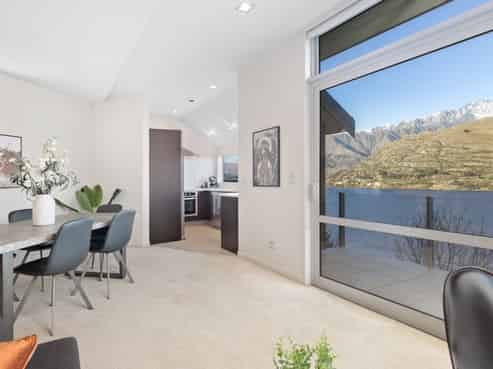 2/11 Gum Lane, Queenstown Central