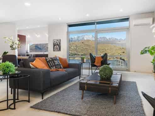 2/11 Gum Lane, Queenstown Central