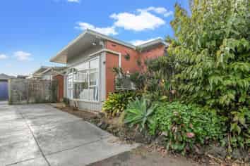 21A Kingsview Road, Mount Eden