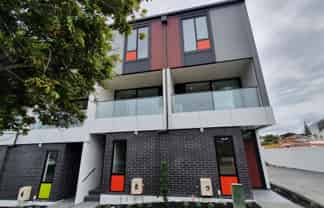 3/2a Walsall St, Avondale