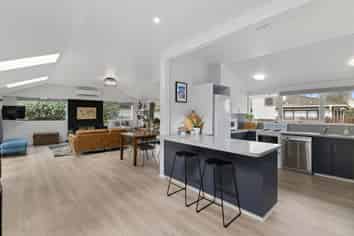 18 Rimu Road, Raumati Beach