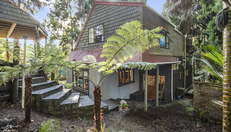 208 Woodlands Park Road, Titirangi