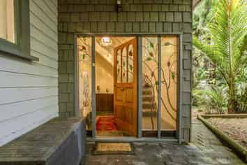 208 Woodlands Park Road, Titirangi