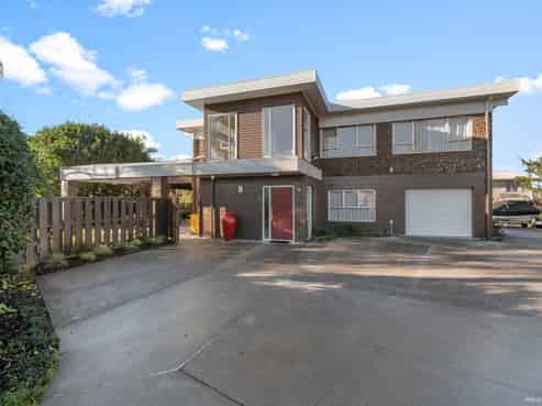 6 Barnhill Crescent, Pahurehure