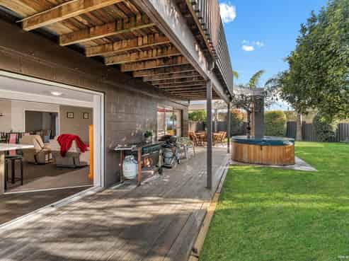 6 & 8 Barnhill Crescent, Pahurehure