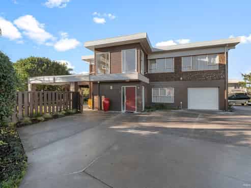 6 & 8 Barnhill Crescent, Pahurehure